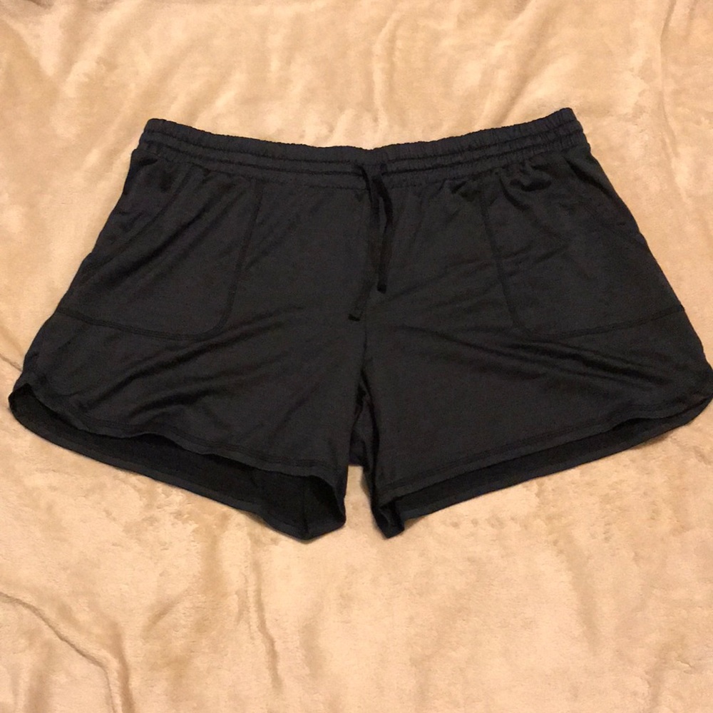 💃🏻 St Johns Bay Active Black Shorts